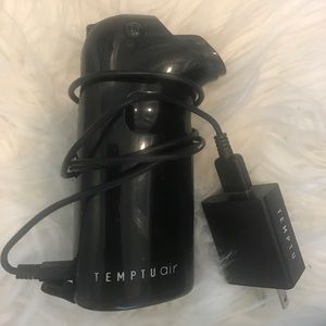 Temptu air makeup system